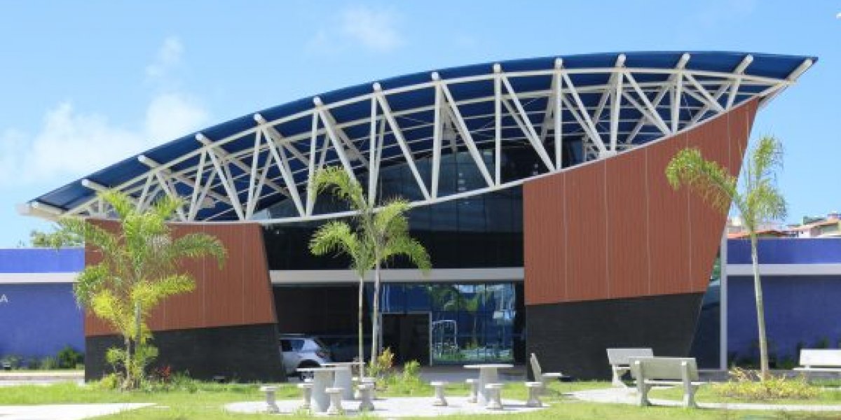 Governo do Estado entrega policlínica em Narandiba