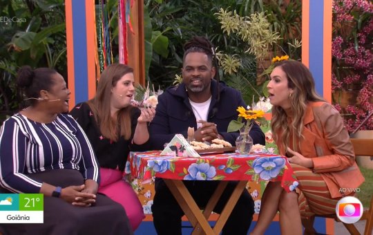 Apresentadora do 'É de Casa' tem atitude racista com convidada e vídeo viraliza