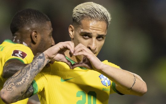 Esposa de jogador da Seleção Brasileira descobre traição com DJ e pede separação