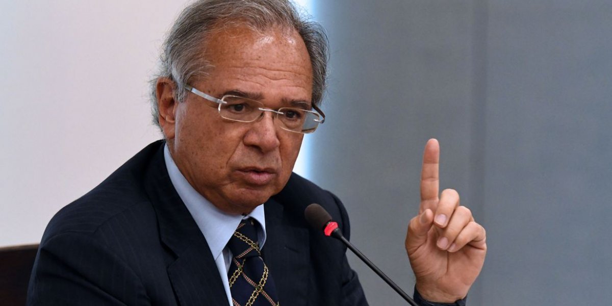 Guedes compara crise econômica a “mar turbulento”