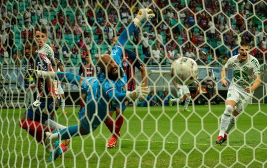 Bahia perde para a Chapecoense e encerra invencibilidade em casa na Série B