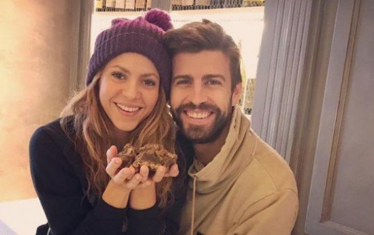 Programa diz que Shakira contratou detetives para descobrir traição de Piqué