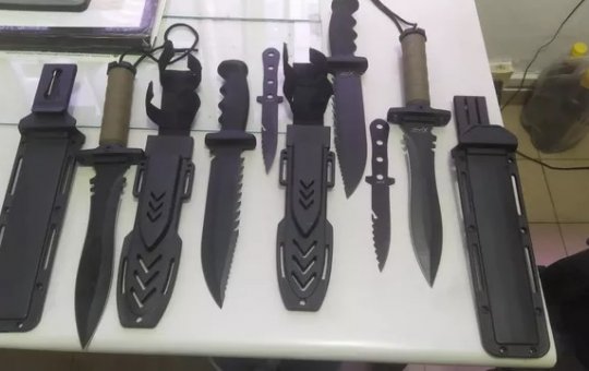 Trio é flagrado tentando arremessar materiais no Complexo da Mata Escura