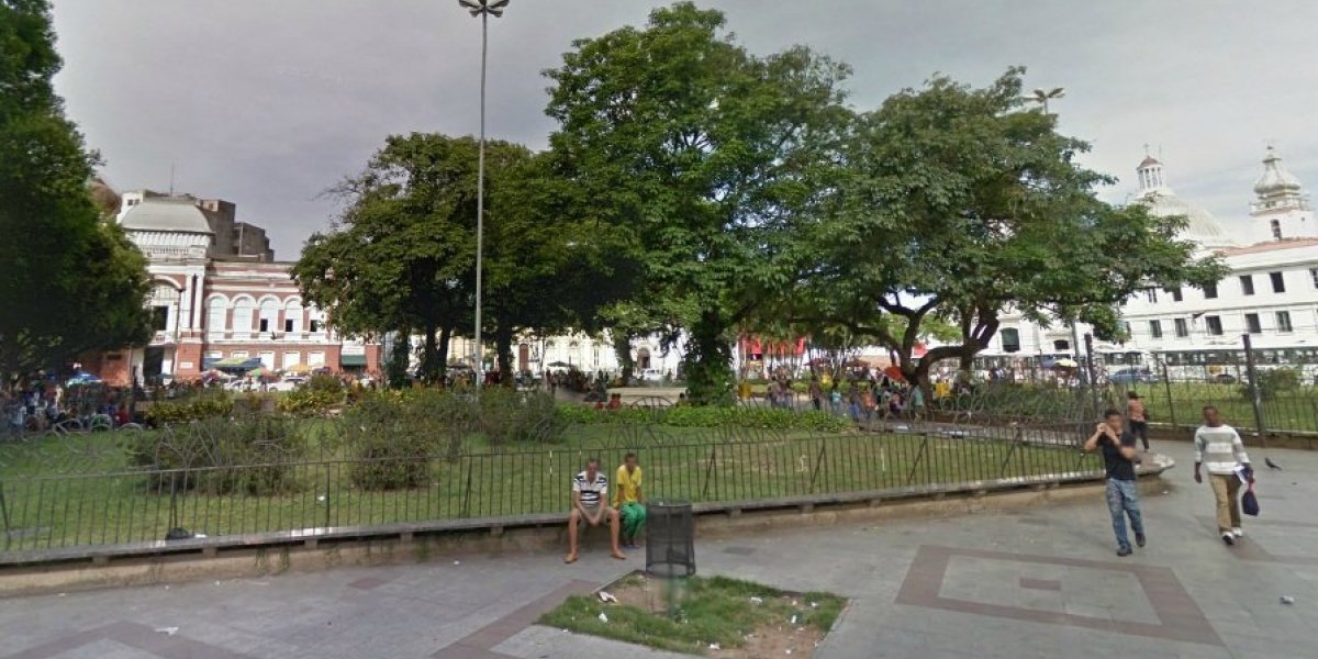 Vídeo: Grupo é flagrado cometendo assaltos em frente a Polícia Civil