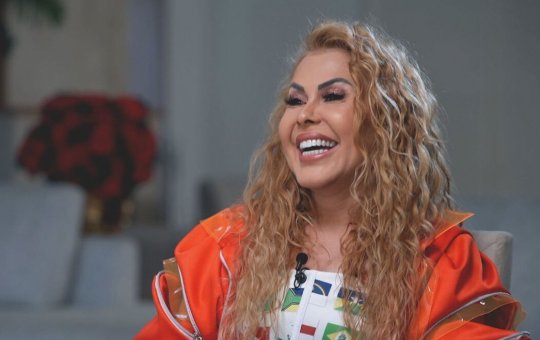 Joelma cai no palco durante apresentação na Bahia; confira o vídeo