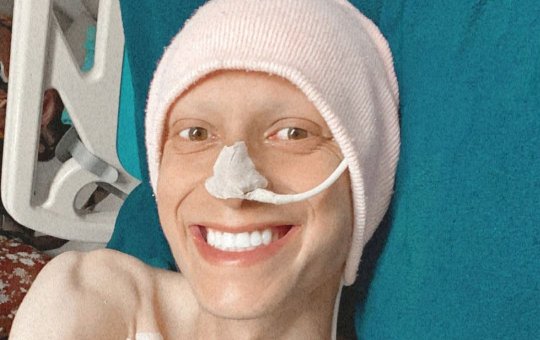Perfil anuncia morte de influencer com câncer, mas hospital comunica alta médica
