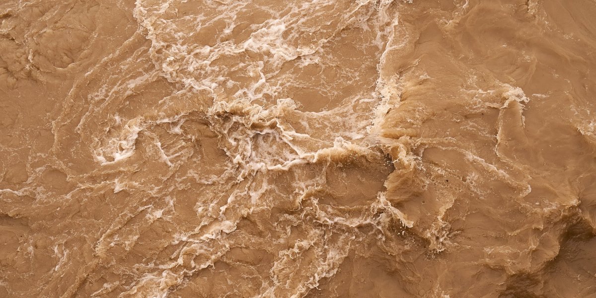 Chuvas torrenciais afetam a região fronteiriça da Índia e de Bangladesh