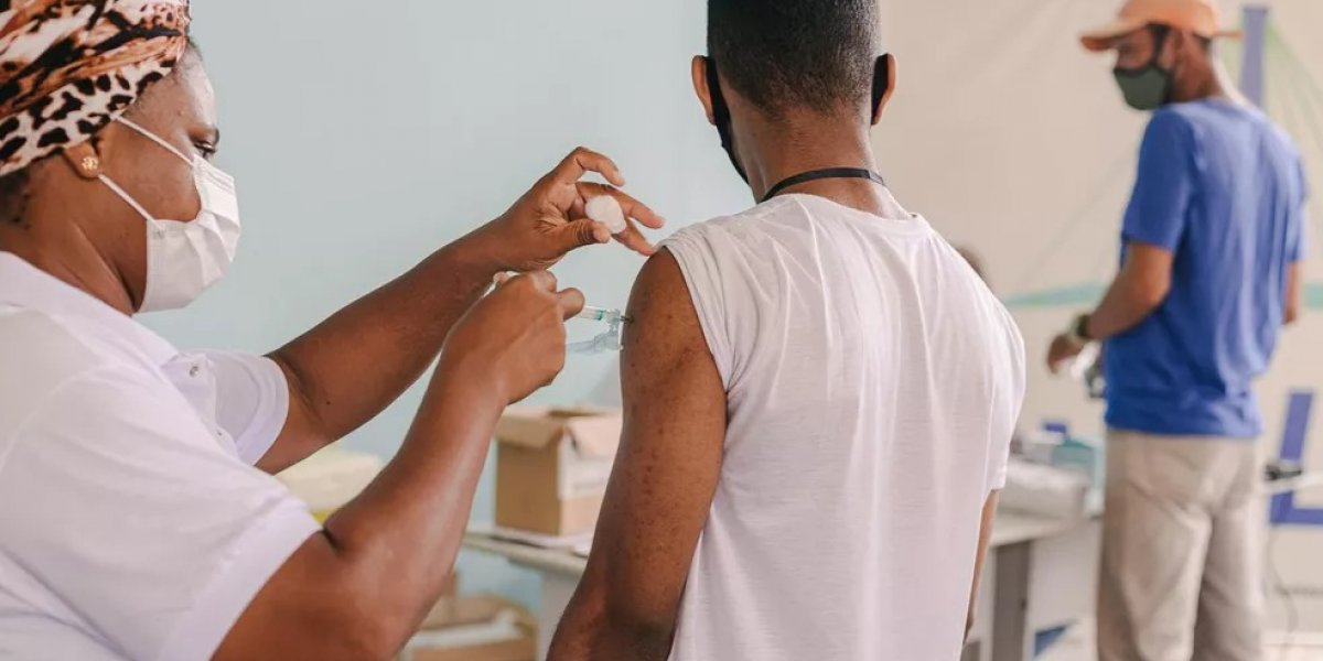 Salvador inicia aplicação das doses de reforço para quem tomou Janssen