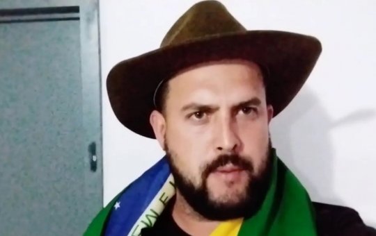 Apoiado por Bolsonaro, Zé Trovão convoca greve dos caminhoneiros