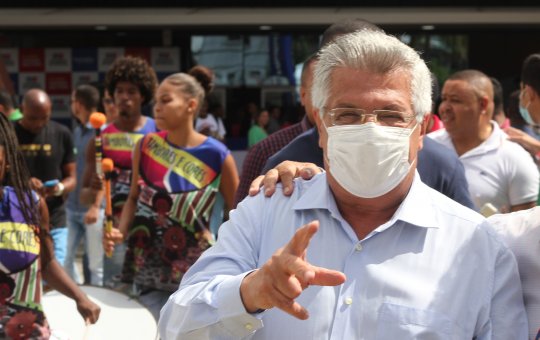 Bacelar rebate declarações polêmicas de Isidório na tribuna da Câmara