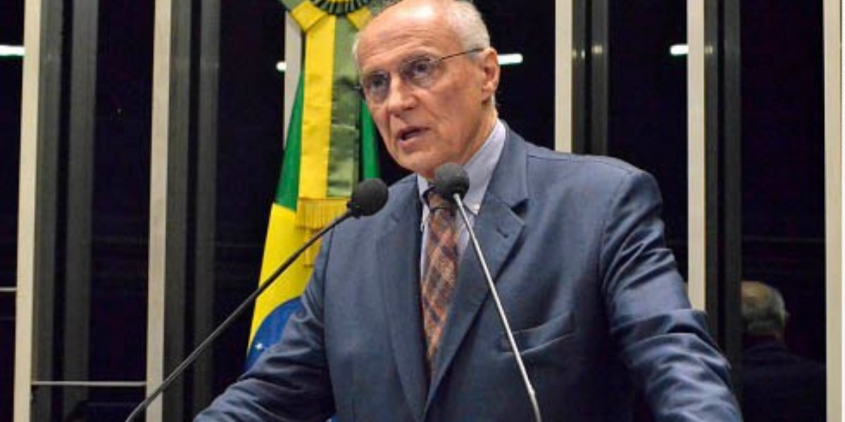 Eduardo Suplicy arma barraco em evento de pré-candidatura de Lula e Alckimin