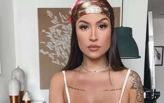 Bianca Andrade assume que fez ménage com ex- A Fazenda