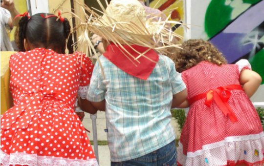 Festa de São João anima pacientes pediátricos do Hospital Roberto Santos