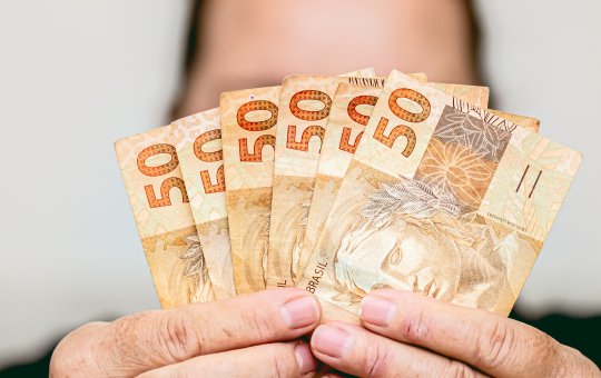 Governo paga nesta quarta (22) Auxílio Brasil a beneficiários com NIS final 4