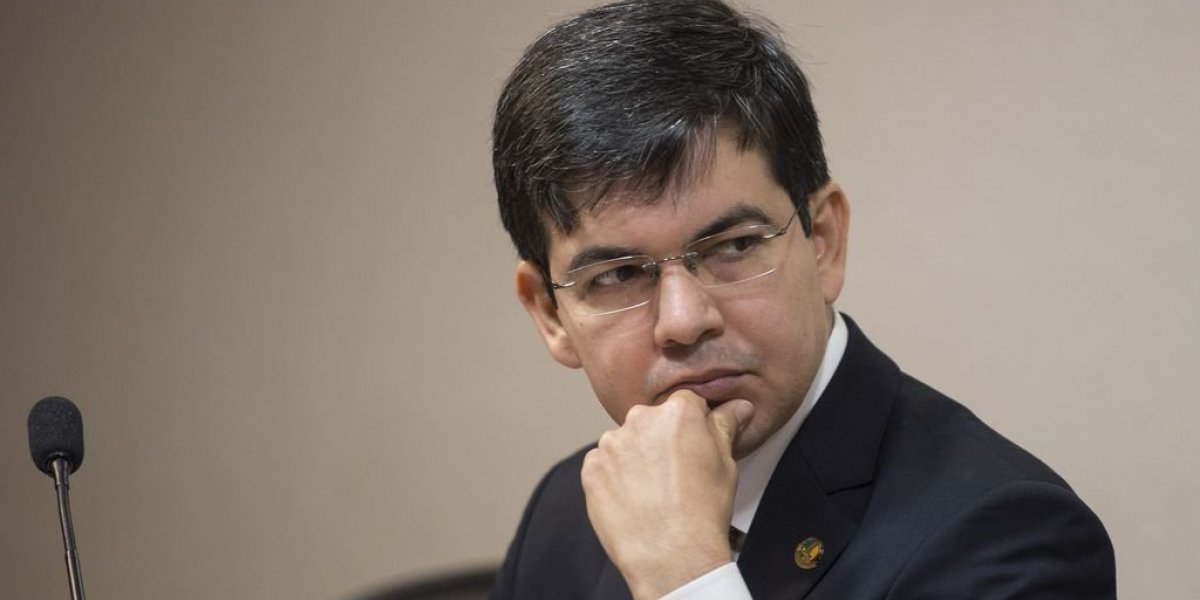 Oposição acredita que conseguirá assinaturas para criar CPI do MEC