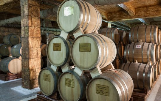 Após interdição, funcionários de fábrica de licor ficam impedidos de trabalhar