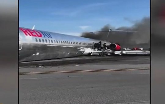 Avião sofre acidente enquanto pousava no aeroporto de Miami-EUA
