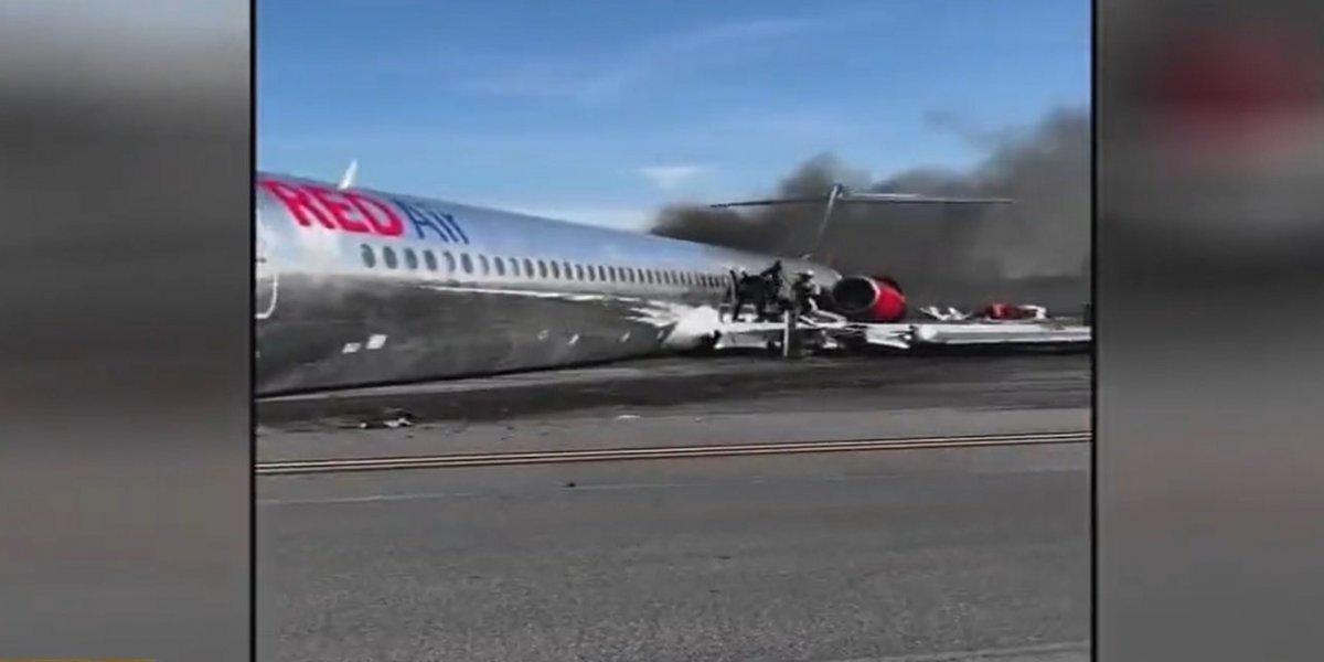 Avião sofre acidente enquanto pousava no aeroporto de Miami-EUA