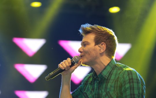 Sucessos de Michel Teló marcam primeira noite do São João de Paripe