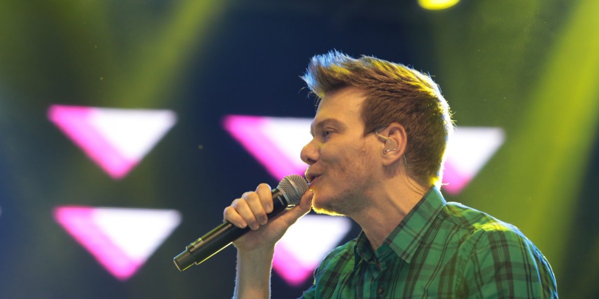 Sucessos de Michel Teló marcam primeira noite do São João de Paripe