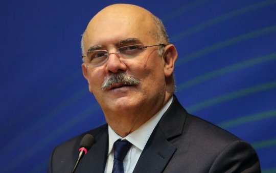 Milton Ribeiro revela conversa com Bolsonaro por telefone