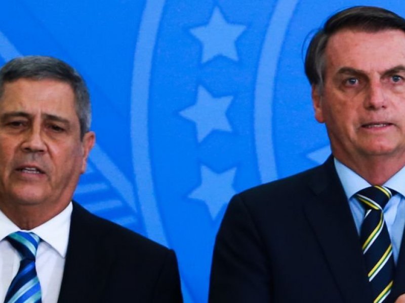 Bolsonaro diz que deve anunciar Braga Netto como vice nos próximos dias