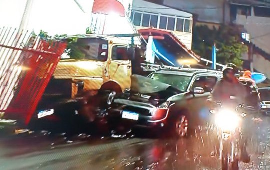 Caminhão desgovernado invade escola infantil no Engenho Velho da Federação