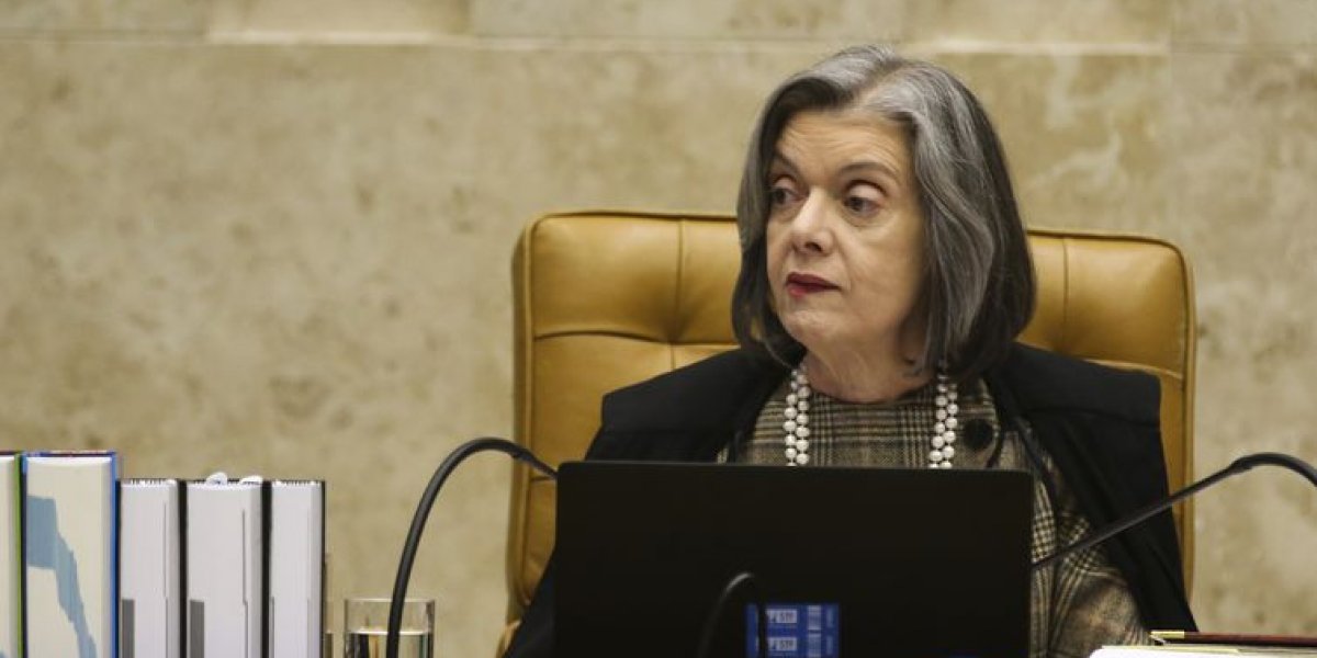 Ministra manda PGR opinar sobre pedido de investigação de Bolsonaro
