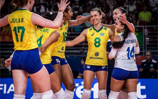 Seleção Brasileira de Vôlei Feminino vence a China, por 3 sets a 2