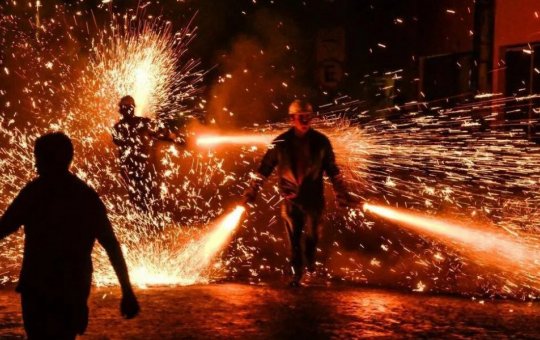 Vídeo: Pessoas ficam feridas em guerra de espadas em Periperi