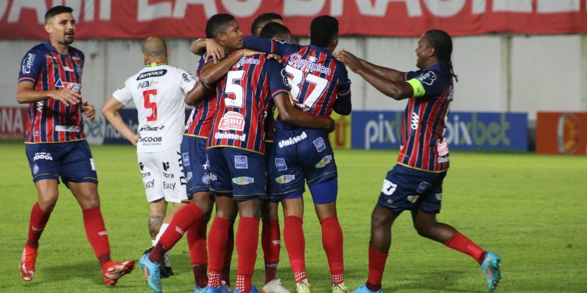 Bahia: "Não fizemos um grande 1º tempo, mas fomos eficientes", diz auxiliar