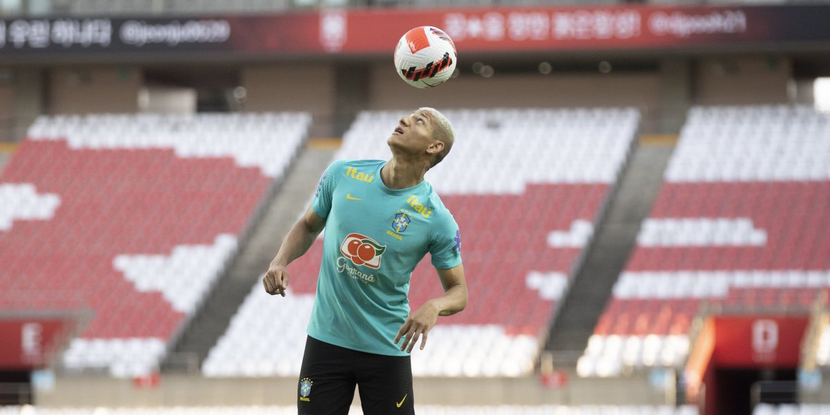 Tottenham acerta com Everton a contratação do brasileiro Richarlison