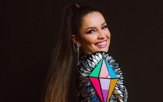 Juliette experimenta moqueca e fala sobre show na Bahia: ‘amo esse lugar’