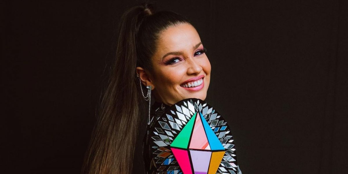 Juliette experimenta moqueca e fala sobre show na Bahia: ‘amo esse lugar’