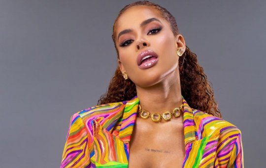 Após ostentar com Jaguar, Sthe Matos reclama da fatura do cartão: “R$ 14 mil”