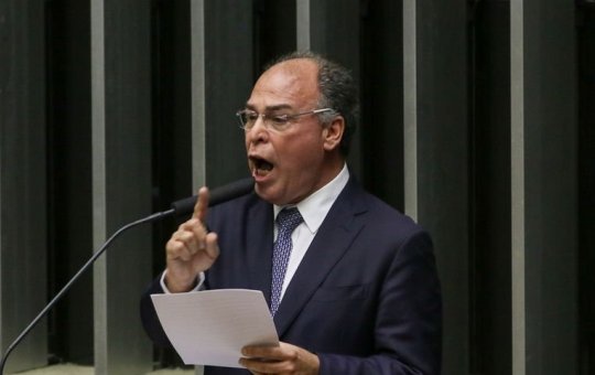 Senado aprova PEC com pacote de auxílios a carentes e a caminhoneiros