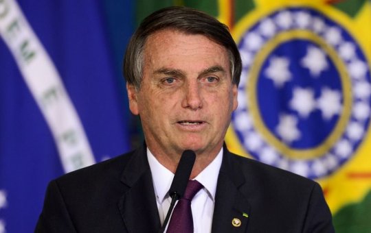 Bolsonaro é surpreendido com resposta sobre felicidade em evento: "Lula voltar"