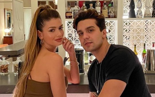 Luan Santana e Izabela curtem a Bahia antes de show no Parque de Exposições