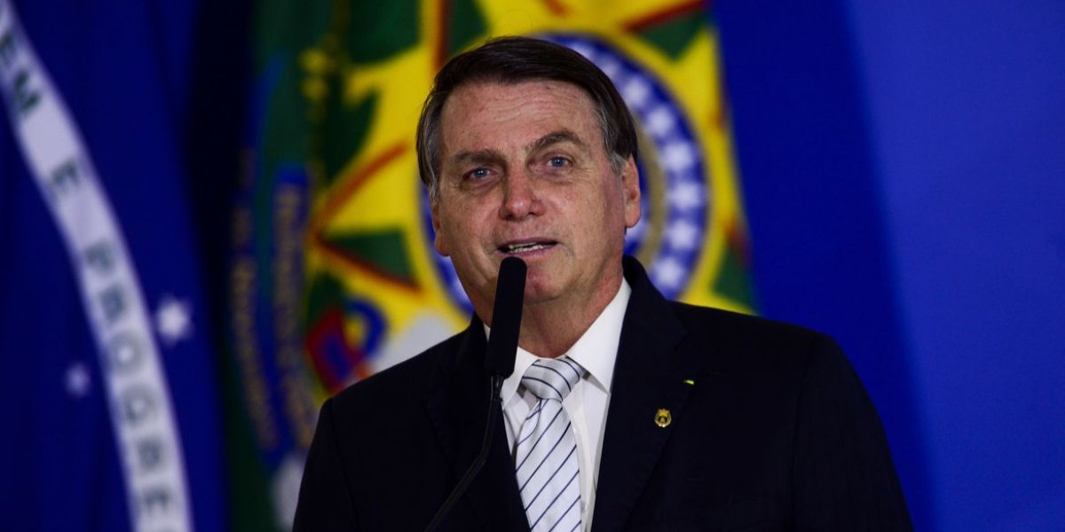 "Estão gostando da baixa dos combustíveis?", pergunta Bolsonaro na Bahia 