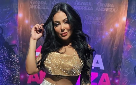 Cantora é expulsa do palco por não mandar “alô” para prefeito