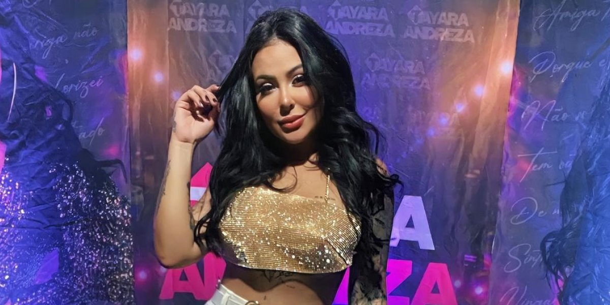 Cantora é expulsa do palco por não mandar “alô” para prefeito