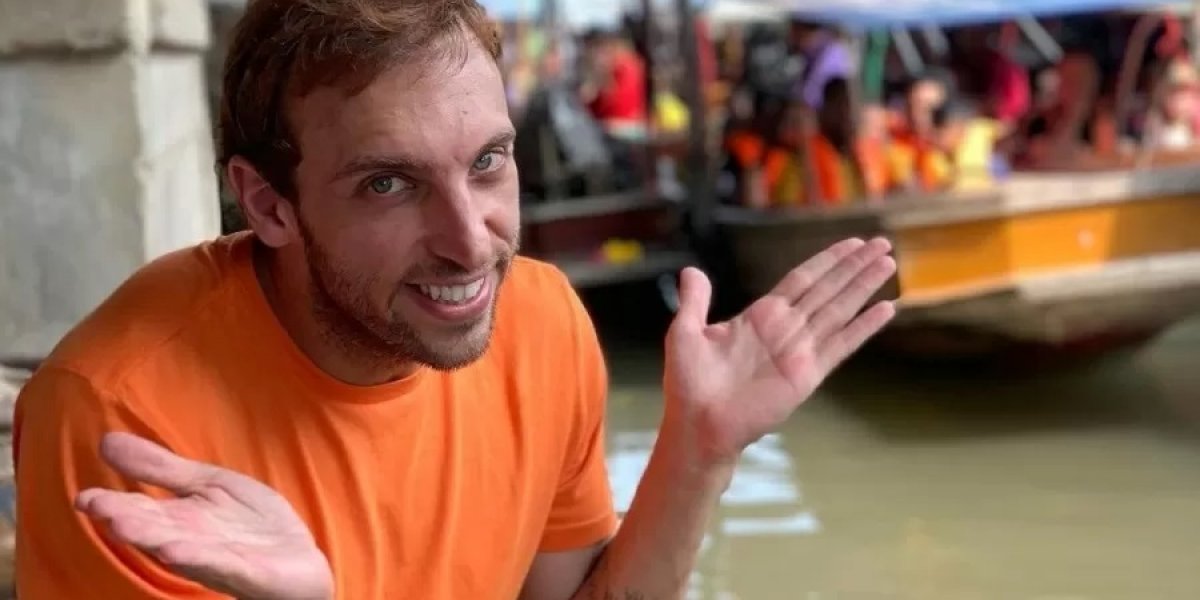 SBT demite Léo Lins após humorista fazer piada sobre criança com hidrocefalia