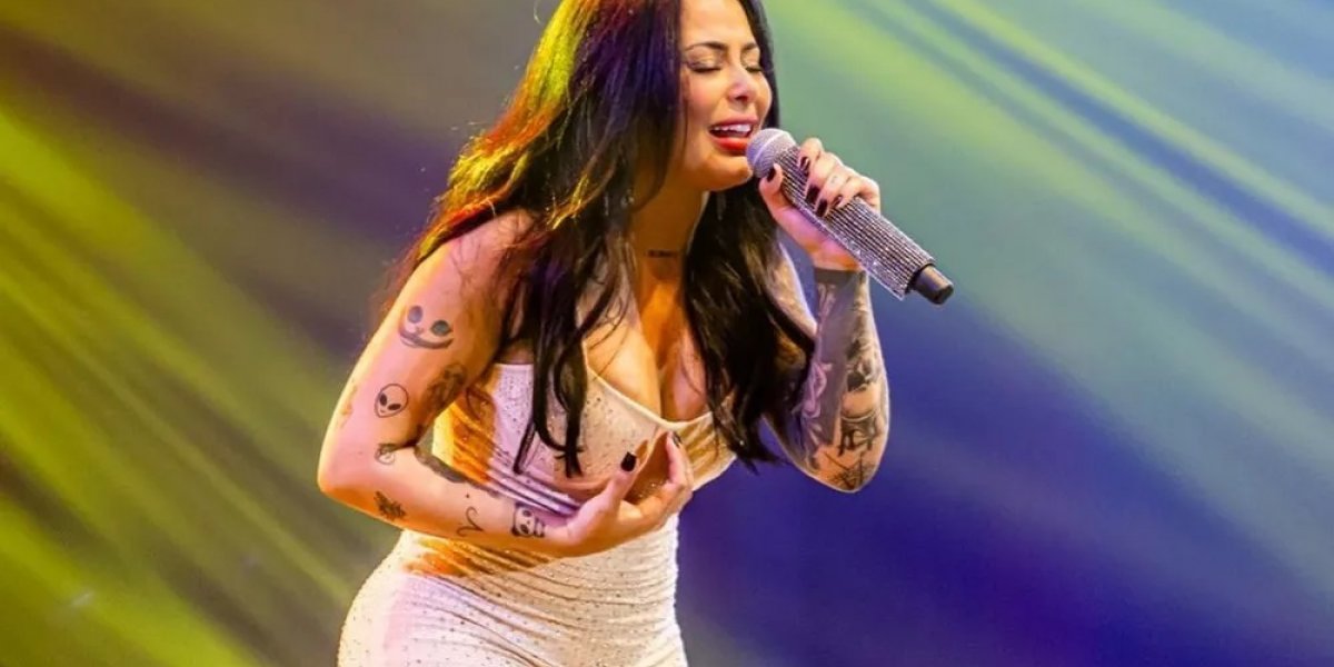 Conheça Tayara Andreza, cantora que foi expulsa do palco em Tracunhaém-PE