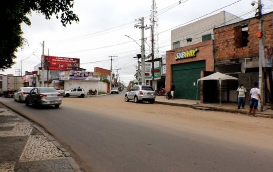 Mulheres trans têm barraca de lanche destruída e são ameaçadas em Feira
