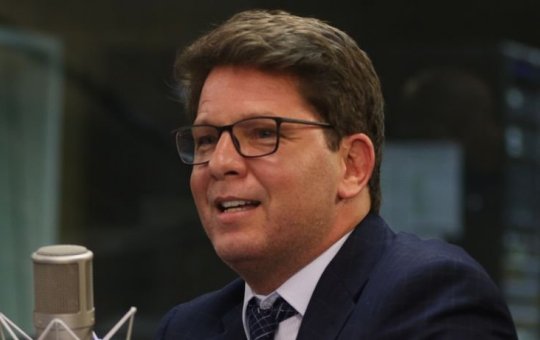 Mario Frias sofre infarto e é levado para UTI de hospital em Brasília