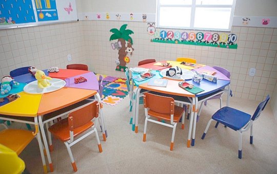 Diretora de creche é denunciada por maus-tratos e suspeita de sufocar criança