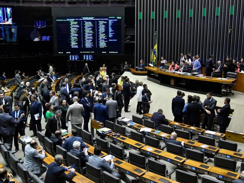 Congresso derruba vetos de Bolsonaro às leis Paulo Gustavo e Aldir Blanc