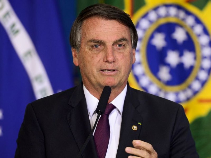 Bolsonaro pede ao STF que suspenda decisão de Moraes sobre interferência no MEC
