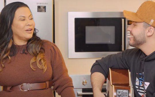 Ruth Moreira, mãe de Marília Mendonça, grava vídeo com Murilo Huff: 'Meu filhão'