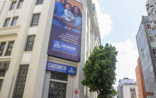 Recadastramento de beneficiários no CadÚnico registra tumulto em Salvador